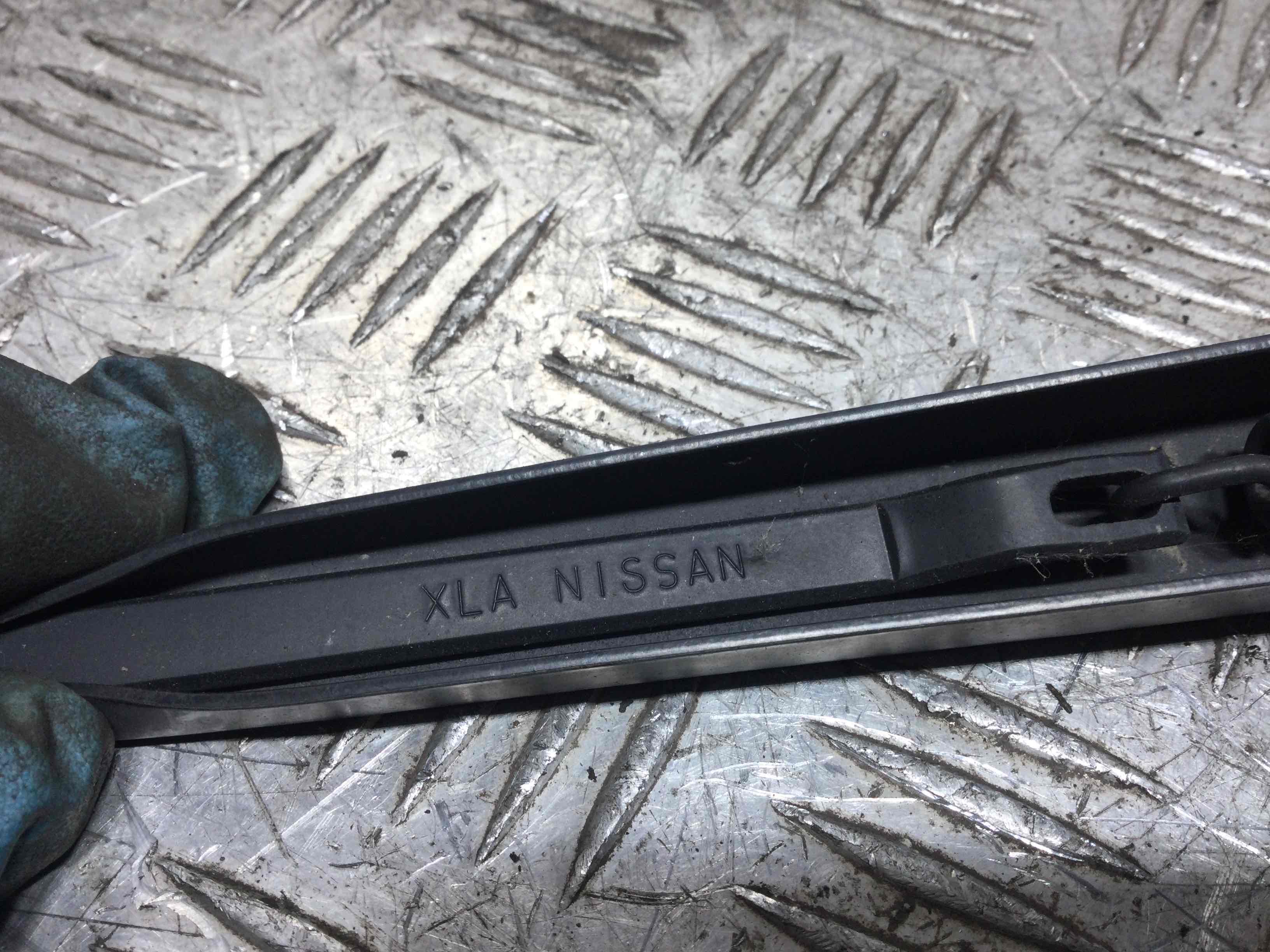 Поводок стеклоочистителя передний левый Nissan Micra K12 купить в России