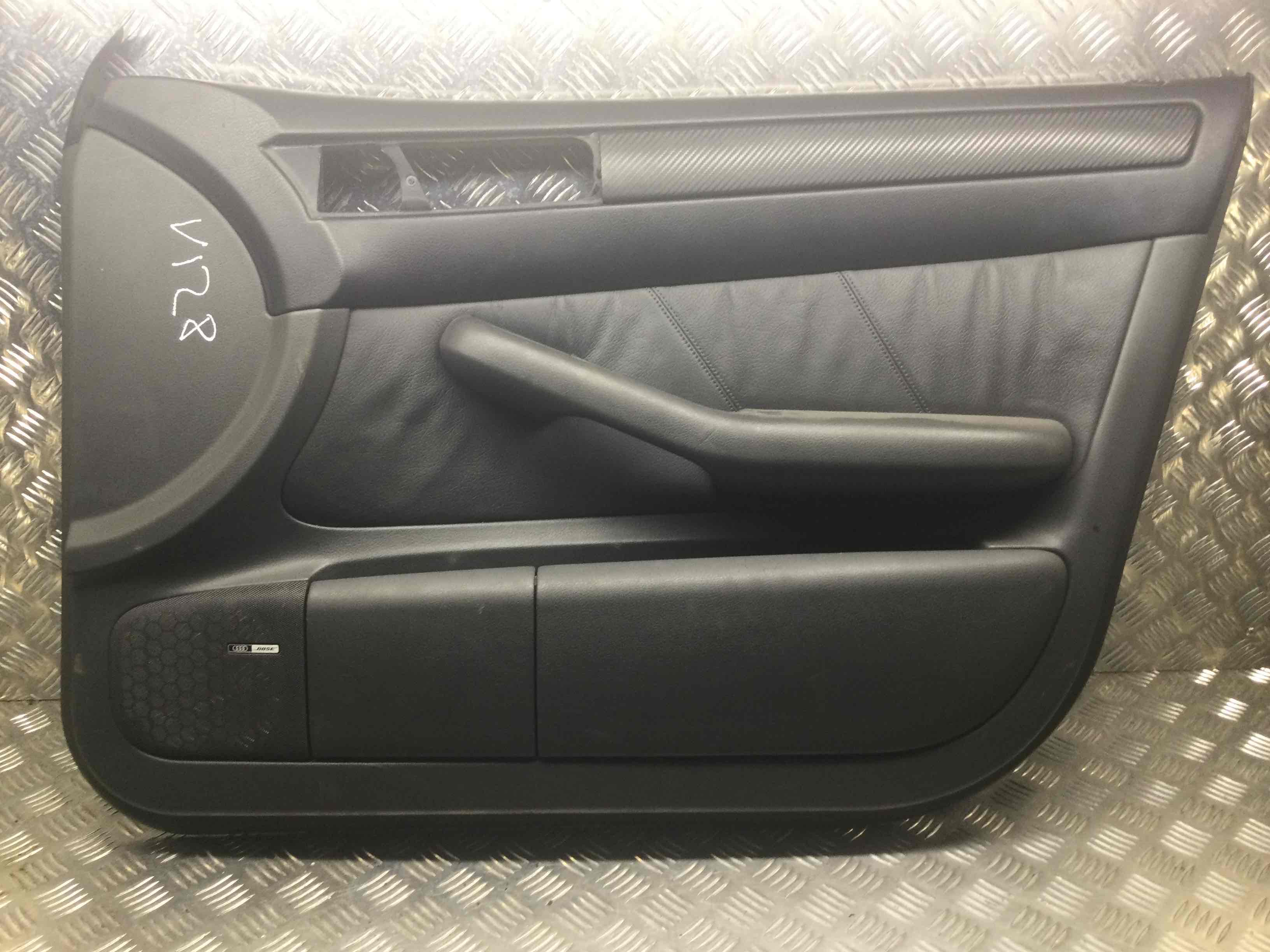 Обшивка (карта) двери передней правой Audi A6 C5 купить в Беларуси