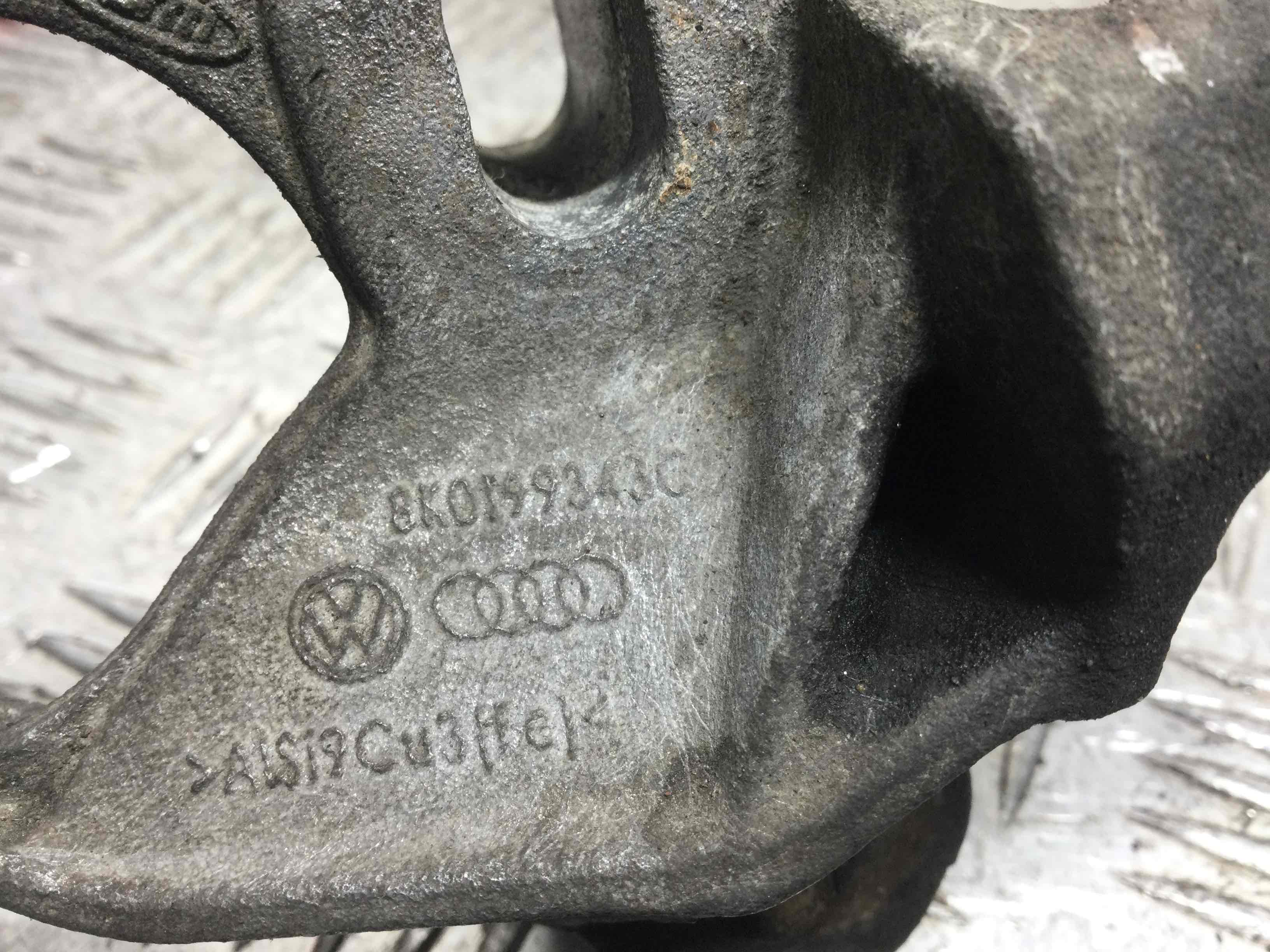 Кронштейн двигателя (лапа крепления) Audi A4 B8 купить в России