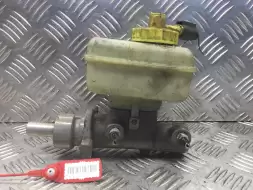 Цилиндр тормозной главный