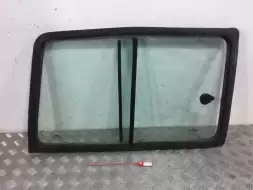 Стекло кузовное боковое правое