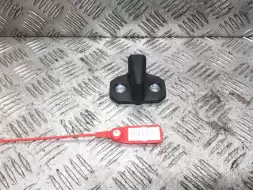 Ответная часть (скоба) замка двери