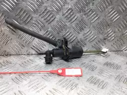 Цилиндр сцепления главный