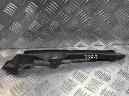 Уплотнитель капота