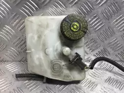 Бачок главного тормозного цилиндра