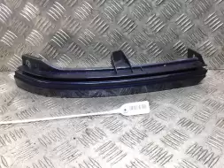 Ус под фару левый