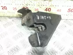 Замок капота