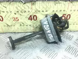 Ограничитель открывания двери передней