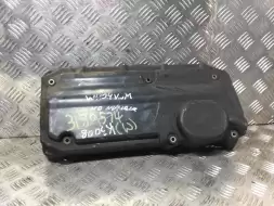 Декоративная крышка двигателя