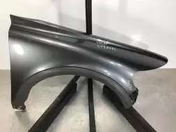 Крыло переднее правое