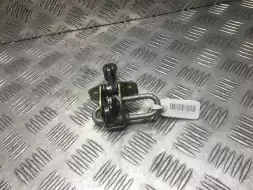 Петля двери передней левой