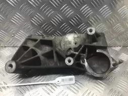 Кронштейн двигателя