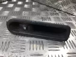 Кнопка стеклоподъемника заднего правого