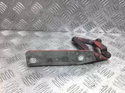 Петля капота левая