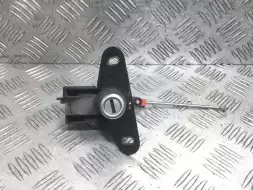 Кнопка открытия багажника