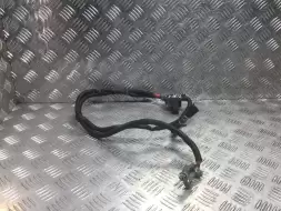 Клемма аккумулятора плюс