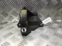 Кронштейн полуоси