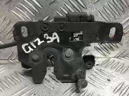 Замок капота