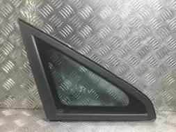 Стекло кузовное боковое правое
