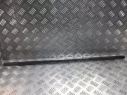 Молдинг стекла двери передней правой наружный