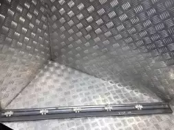 Молдинг двери передней правой