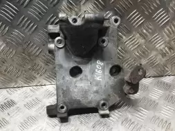 Кронштейн генератора