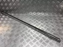 Молдинг стекла двери передней правой наружный