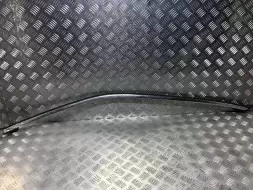 Молдинг стекла двери передней правой наружный