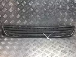 Решетка капота