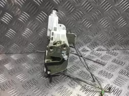 Замок двери передней левой