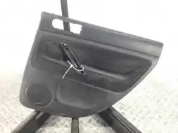 Обшивка двери задней правой (дверная карта)