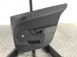 Обшивка двери задней правой (дверная карта)