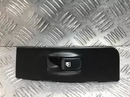 Кнопка стеклоподъемника заднего левого