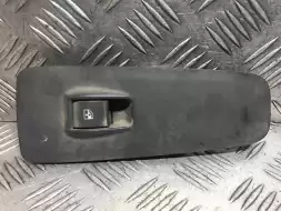 Кнопка стеклоподъемника переднего левого