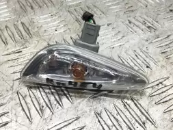 Повторитель передний левый