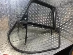 Рамка двери задней правой