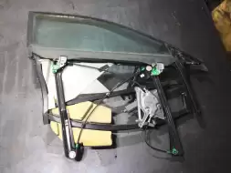 Стеклоподъемник передний правый