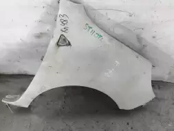 Крыло переднее правое