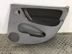 Обшивка двери задней правой (дверная карта)