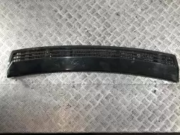 Решетка капота