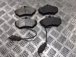 Тормозные колодки передние