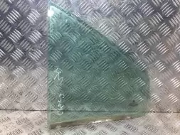 Форточка задняя левая