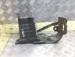 Кронштейн бампера переднего