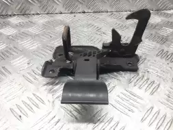 Замок капота