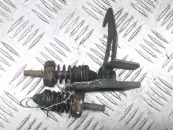 Замок капота