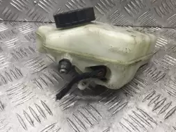 Бачок главного тормозного цилиндра