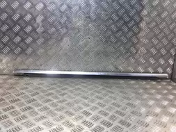 Молдинг стекла двери задней правой наружный