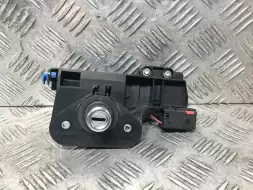 Кнопка открытия багажника