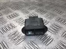 Кнопка открытия лючка топливного бака