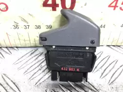 Кнопка стеклоподъемника переднего левого